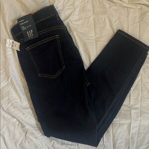 NWT GAP Women's Dark Blue Skinny Jeans 31 Short inseam